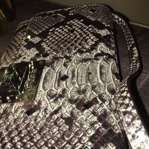 MICHAEL KORS CLUTCH EMBOSSED LEATHER "Tina" NWT